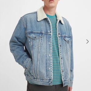Levi's Mens Medium 90 Sherpa Trucker Jacket